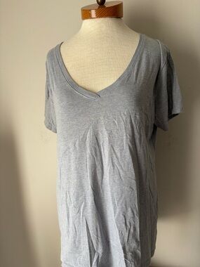 Heather Grey Classic V-Neck Women's Tee - Light Gray XXL
